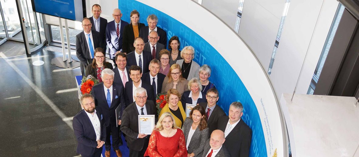 Huml hat Bayerischen Präventionspreis 2019 verliehen - Bayerns Gesundheitsministerin und LGL-Präsident Zapf zeichneten innovative Präventionsprojekte aus Augsburg, Cham, Landshut und Nürnberg aus